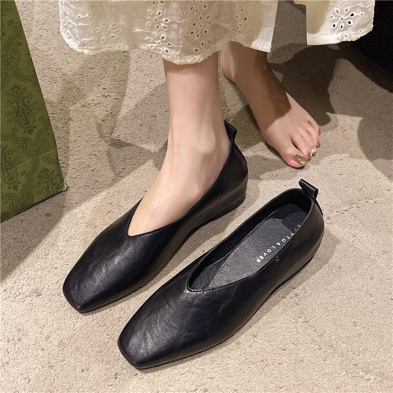 Women'S Shoes In Fashion - Eleganckie damskie mokasyny ze skóry naturalnej,