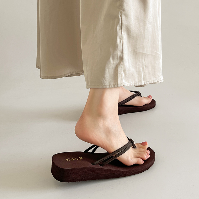 Damskie brązowe klapki japonki – Thong Flat Sandal recenzja i cena