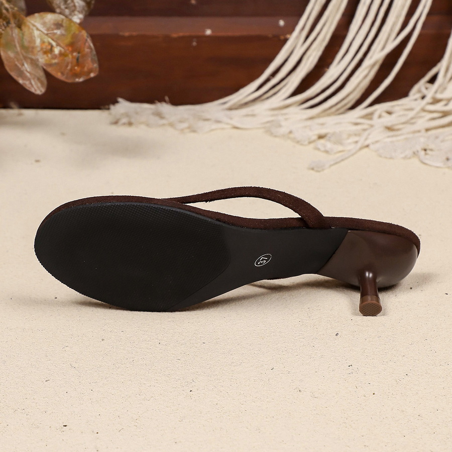 Nowe sandały na obcasie z imit – Thong Flat Sandal recenzja i cena