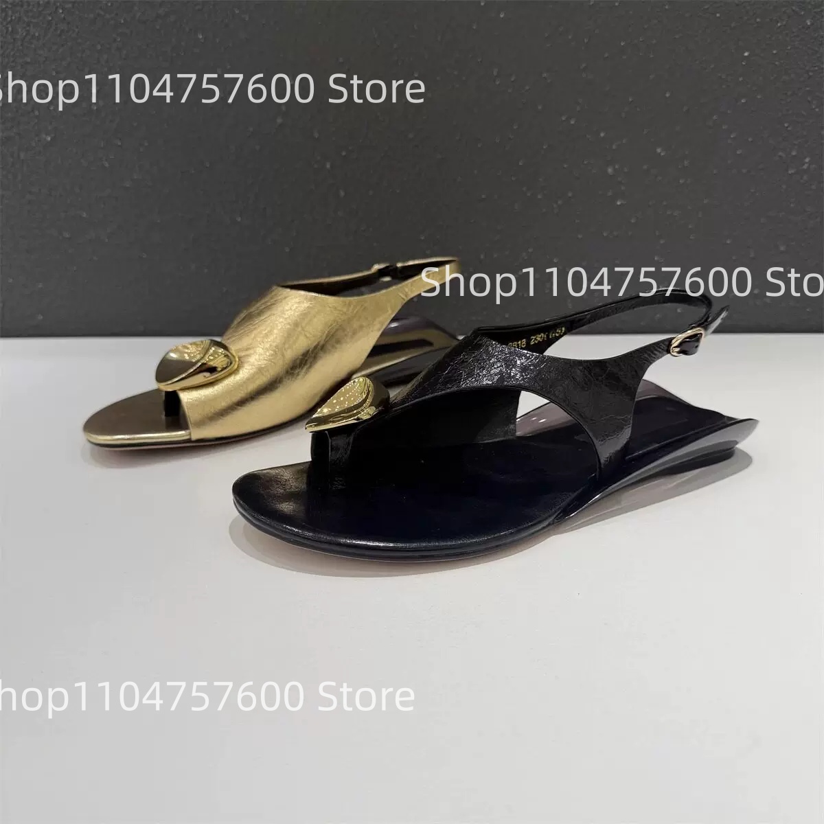 Damskie metaliczne sandały na  – Thong Flat Sandal recenzja i cena