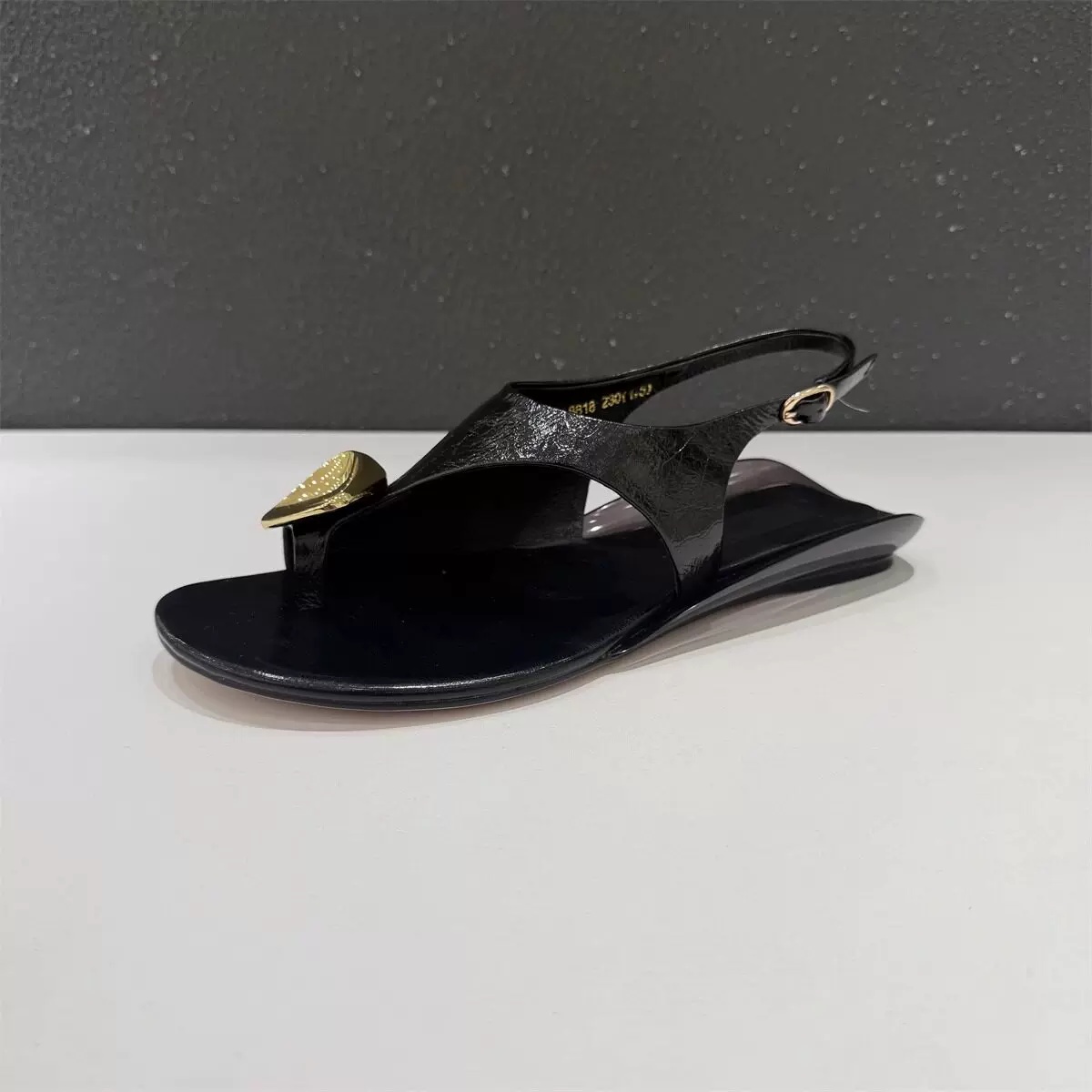 Damskie metaliczne sandały na  – Thong Flat Sandal recenzja i cena