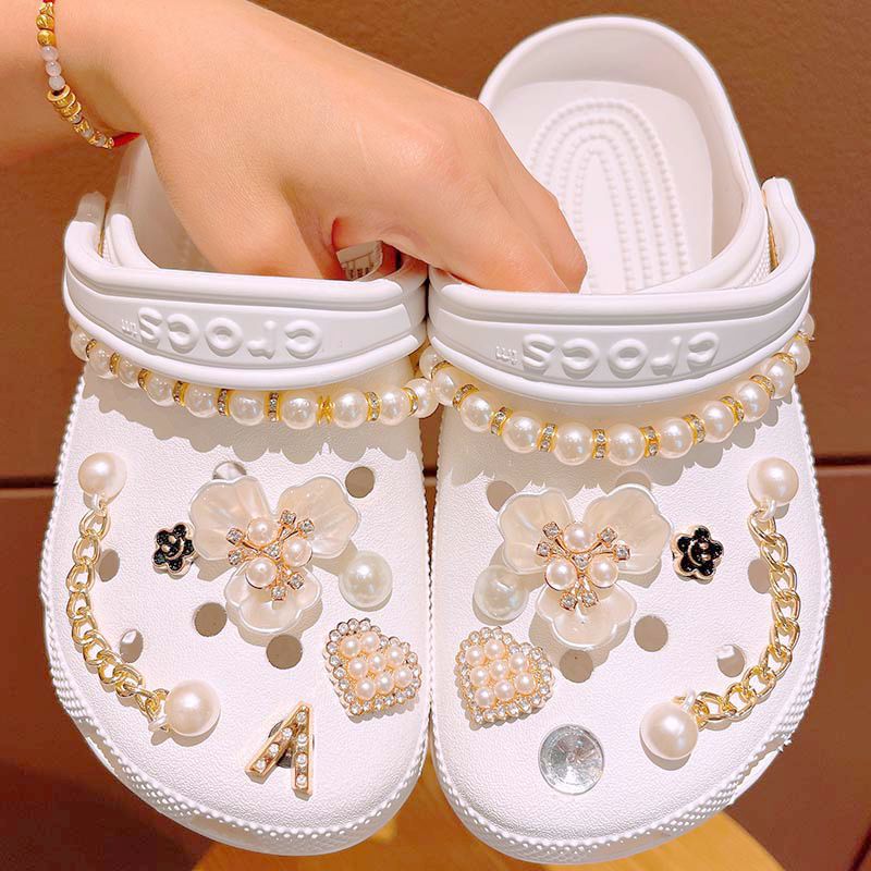 Modny, uniwersalny łańcuszek d – Women'S Shoes Crocs recenzja i cena