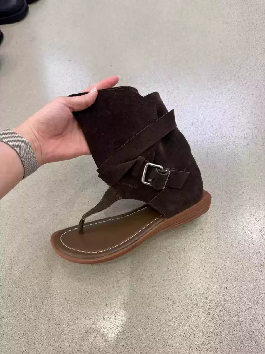 Sandały japonki z szeroką chol – Thong Flat Sandal recenzja i cena